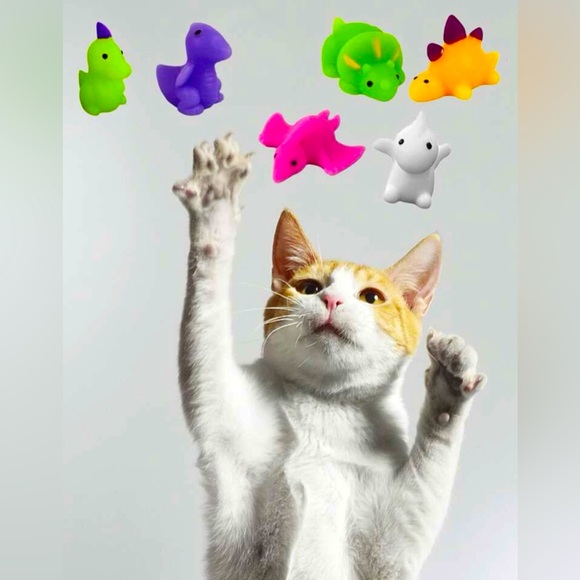 🦖 4 PIECE KITTY CAT TOY SET 🦖 - Picture 1 of 2